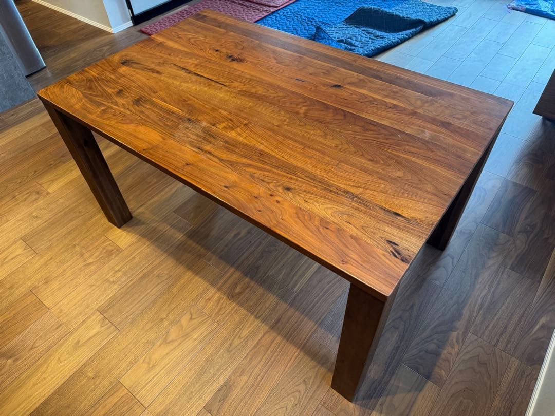 【美品】ウォールナット材 ダイニングテーブル（4人掛け） * テーブルのみ