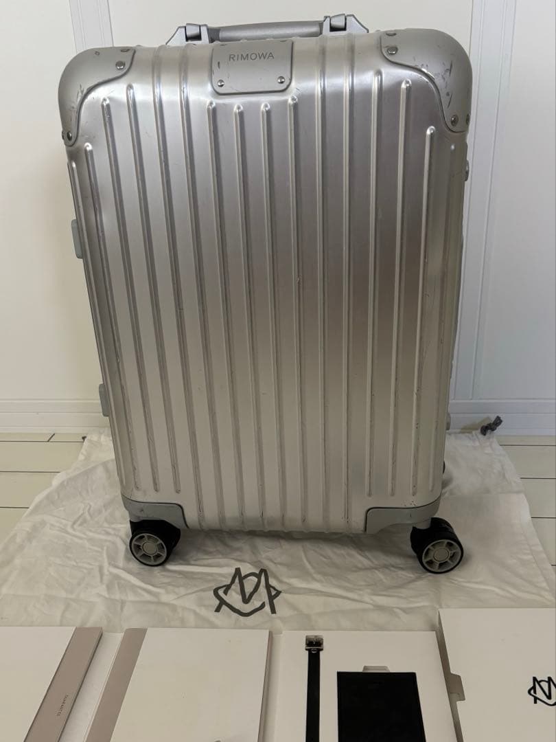 RIMOWA オリジナル 35L 4輪スーツケース シルバー