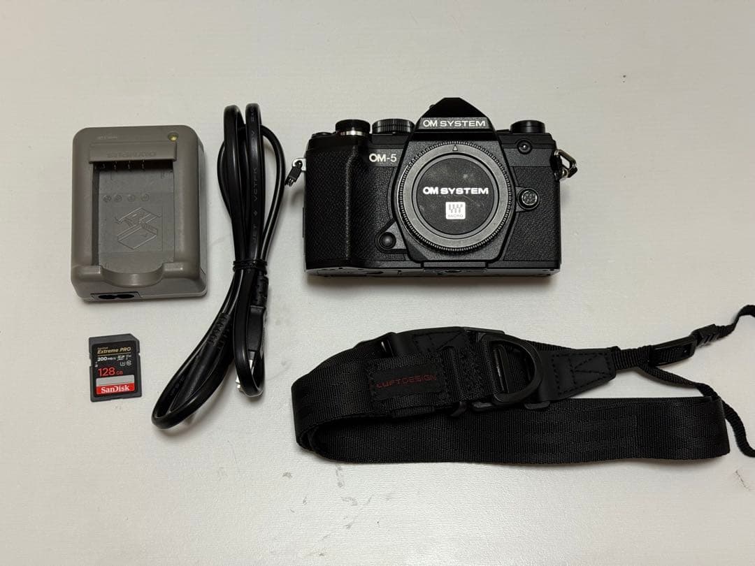 OM SYSTEM OM-5 ミラーレス一眼カメラ　付属品多数