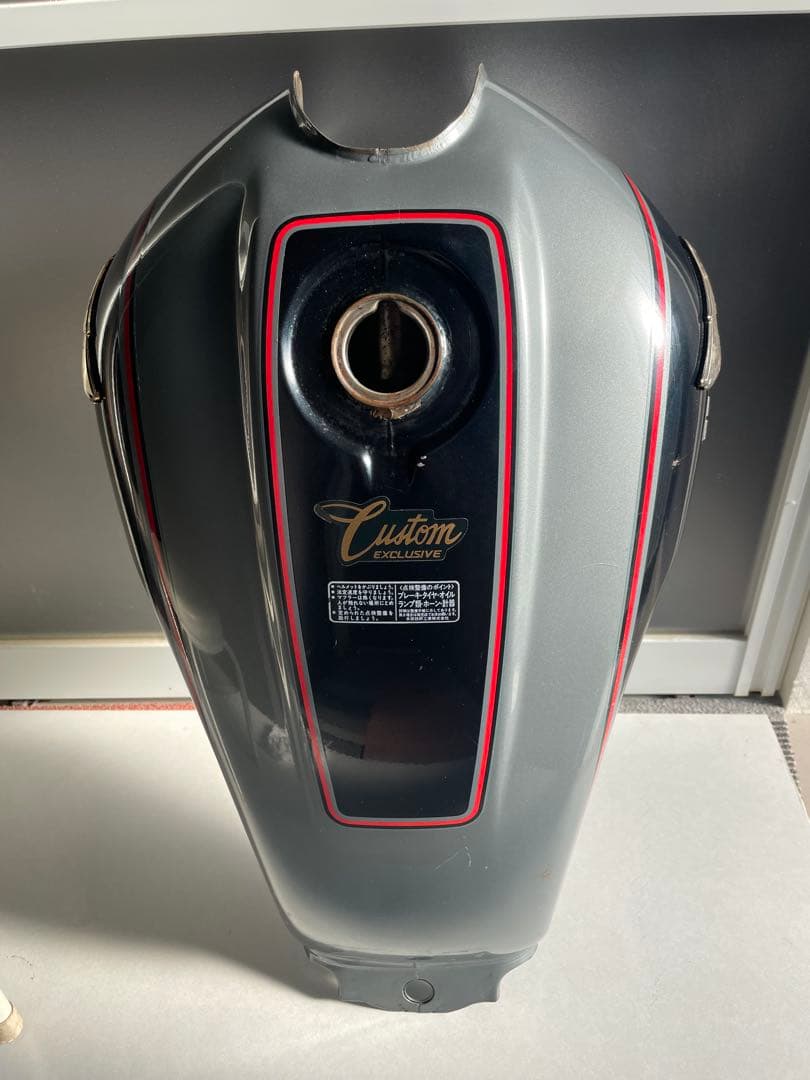 CB750カスタムエクスクルーシブ　ガソリンタンク