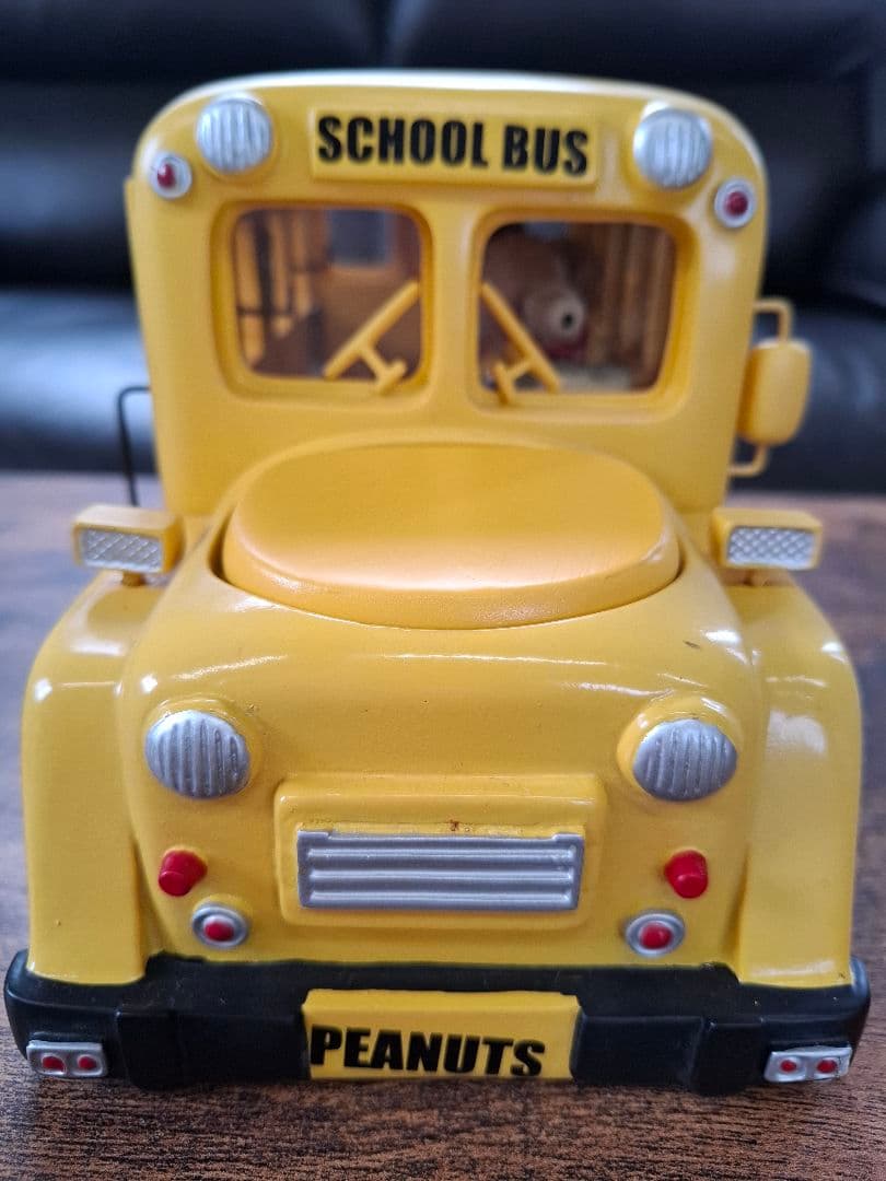スヌーピー ス クールバス とフィギュアセット