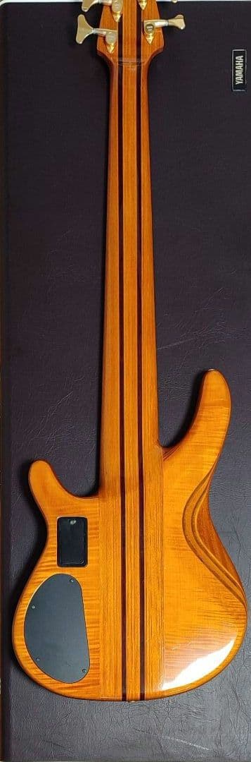 ベース　YAMAHA TRB-Custom