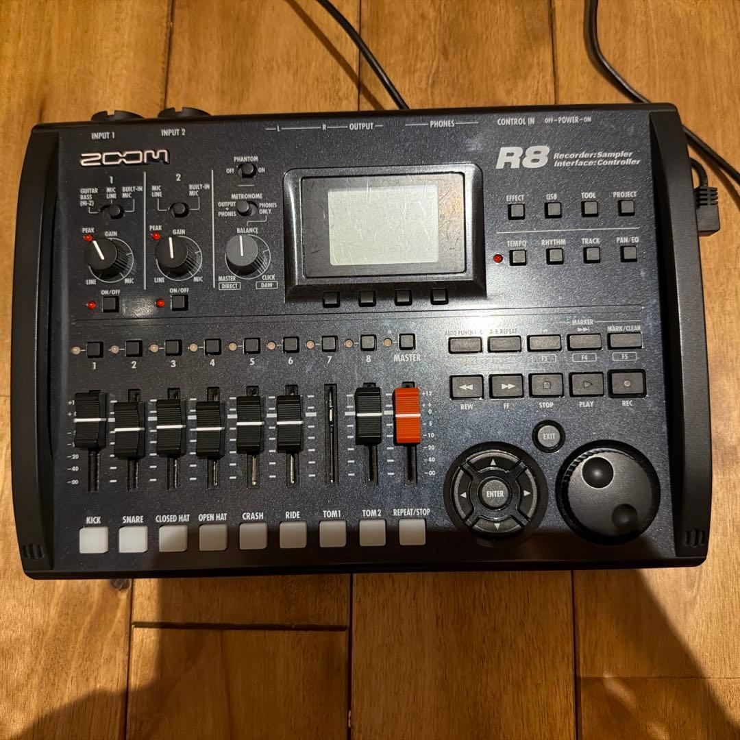 Zoom R8 マルチトラックレコーダー