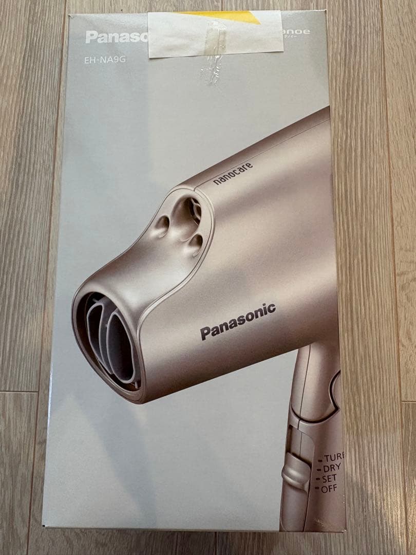 新品未使用Panasonic ヘアドライヤー ゴールド(EH-NA9G-N)