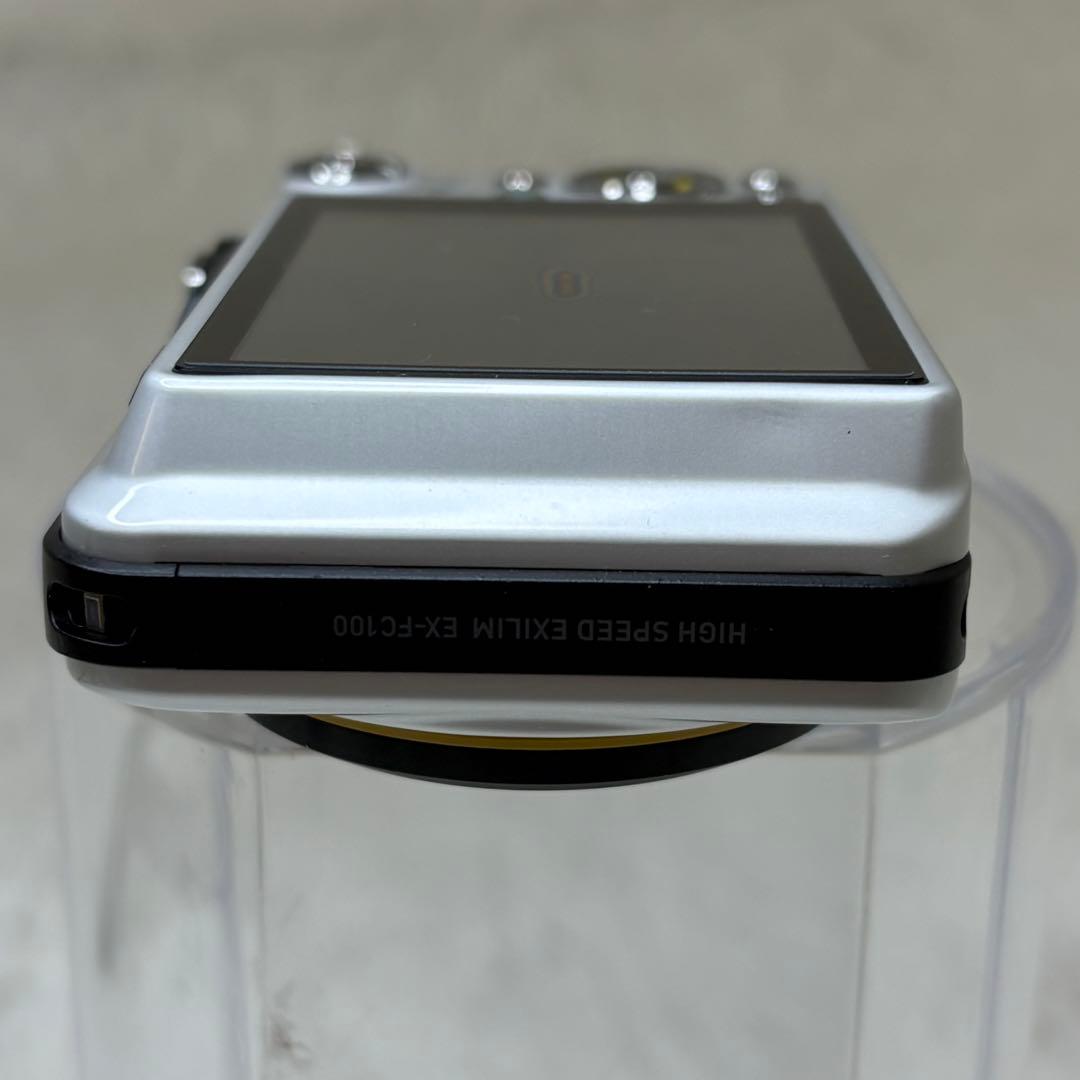 CASIO エクシリム　EX-FC100 充電器　箱　ホワイト　コンデジ　動作品