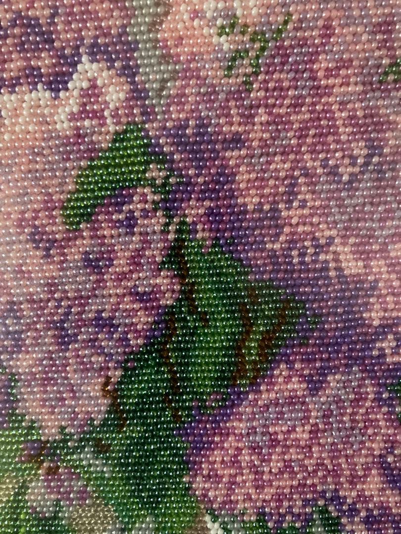 Morning in the garden ビーズ刺繍の絵です