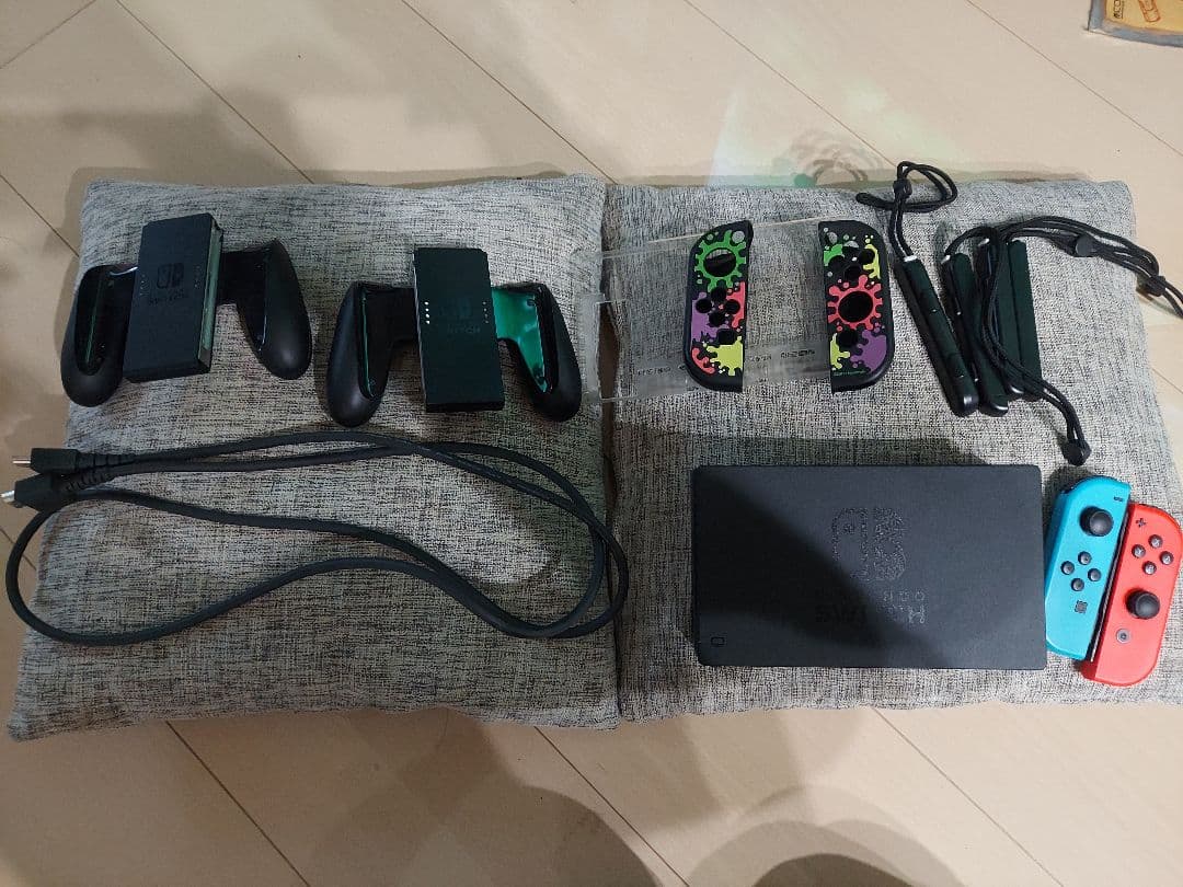 こうさん専用Nintendo Switch 本体 ネオンレッド・ネオンブルー