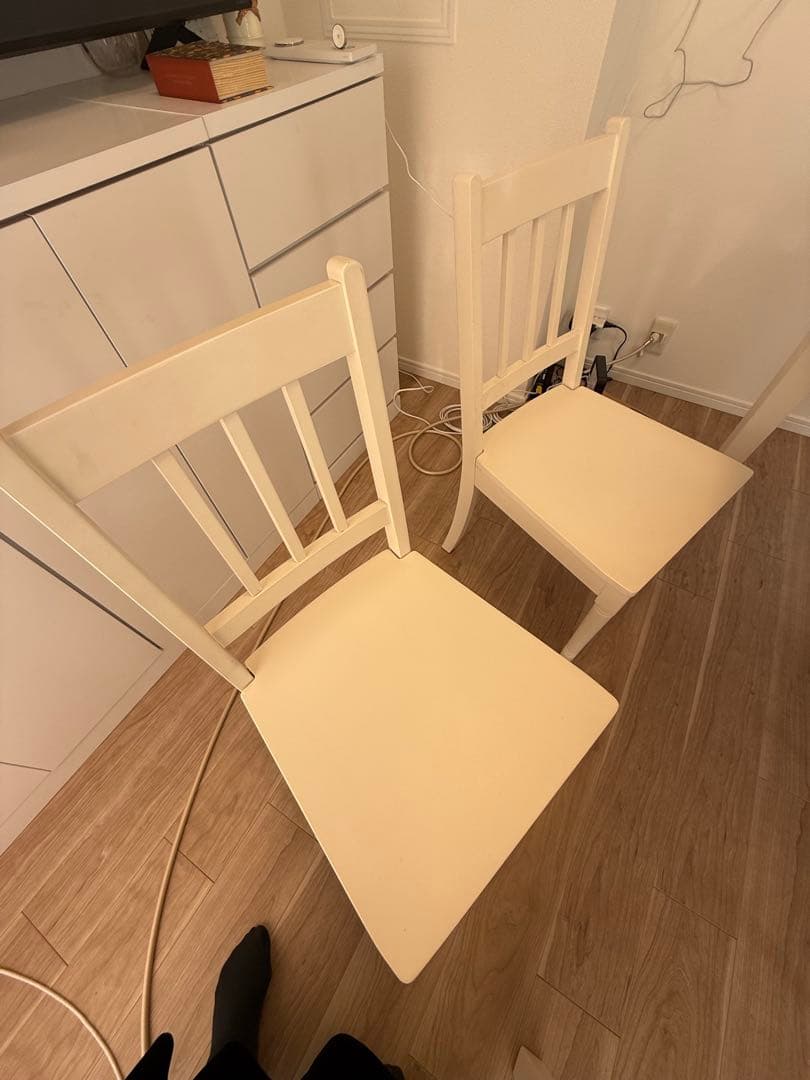 ローラアシュレイ ルビーホワイトダイニングテーブルセット 4脚付き