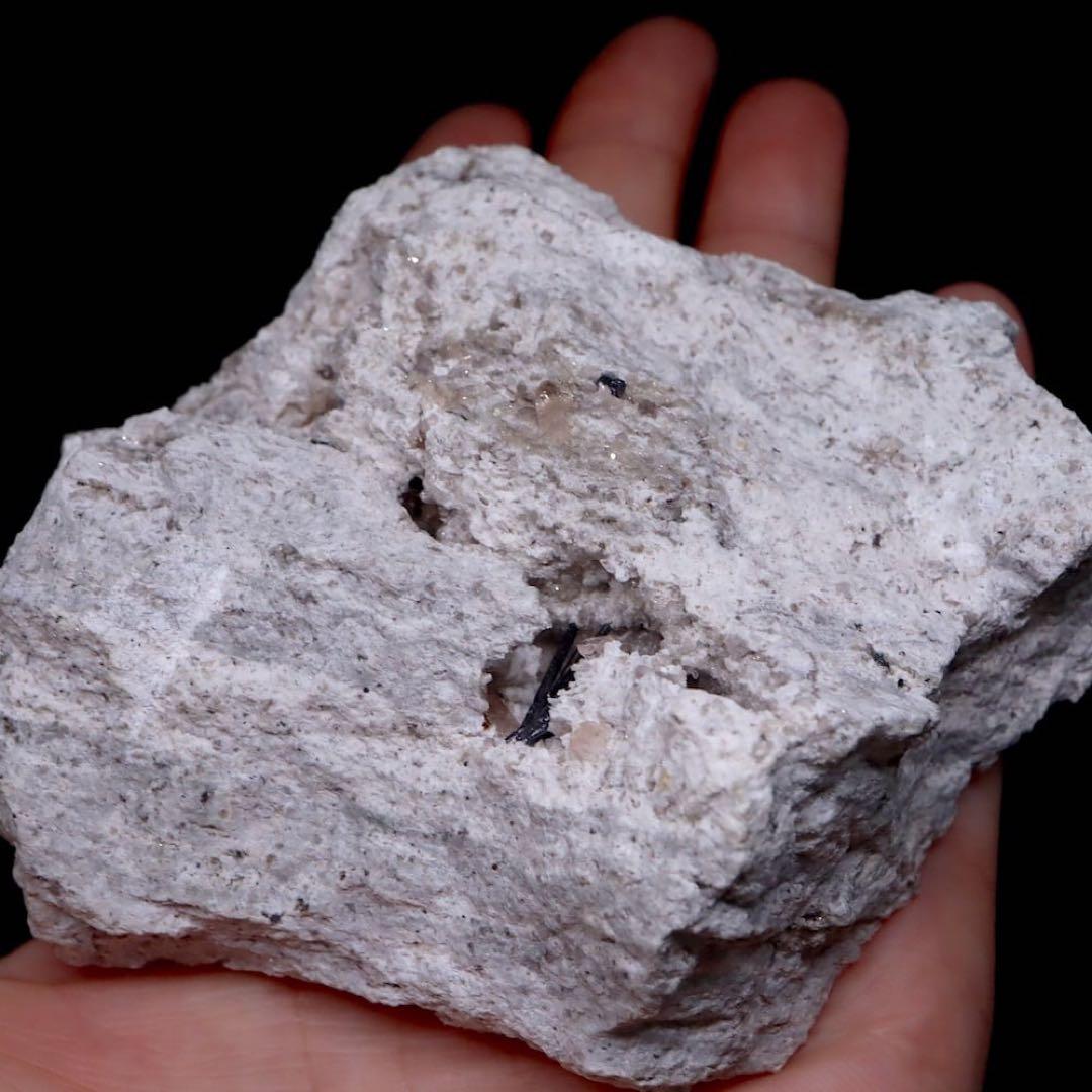 超レア！ピンクトパーズ 236.5g 原石 TZ366鉱物　パワーストーン天然石