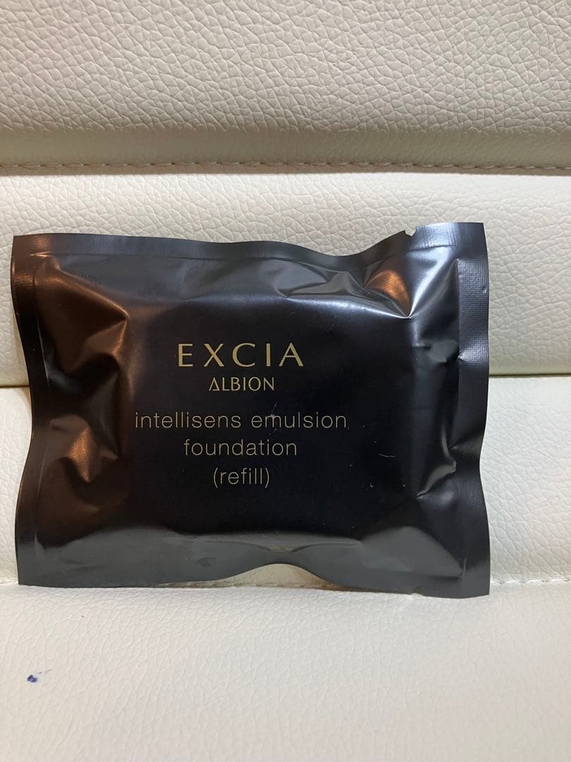 アルビオンエクシア　アンテリサンスエマルジョンファンデーションNA201