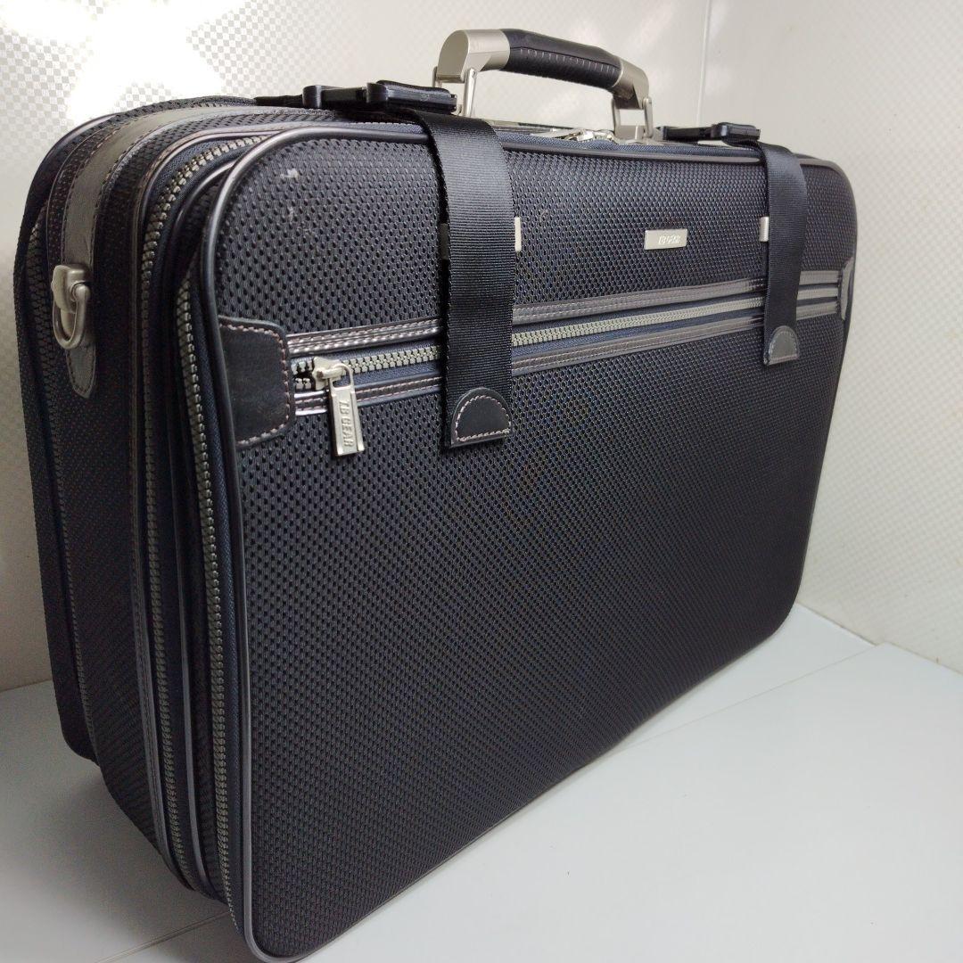 未使用近マルエム大型ビジネスカバン　高級出張カバン　キー付き　A3収納　黒色