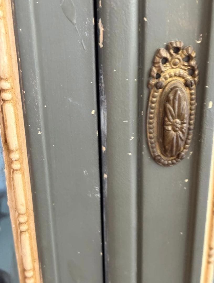 フランスアンティーク家具　 グレーのキャビネット 4引き出し付き