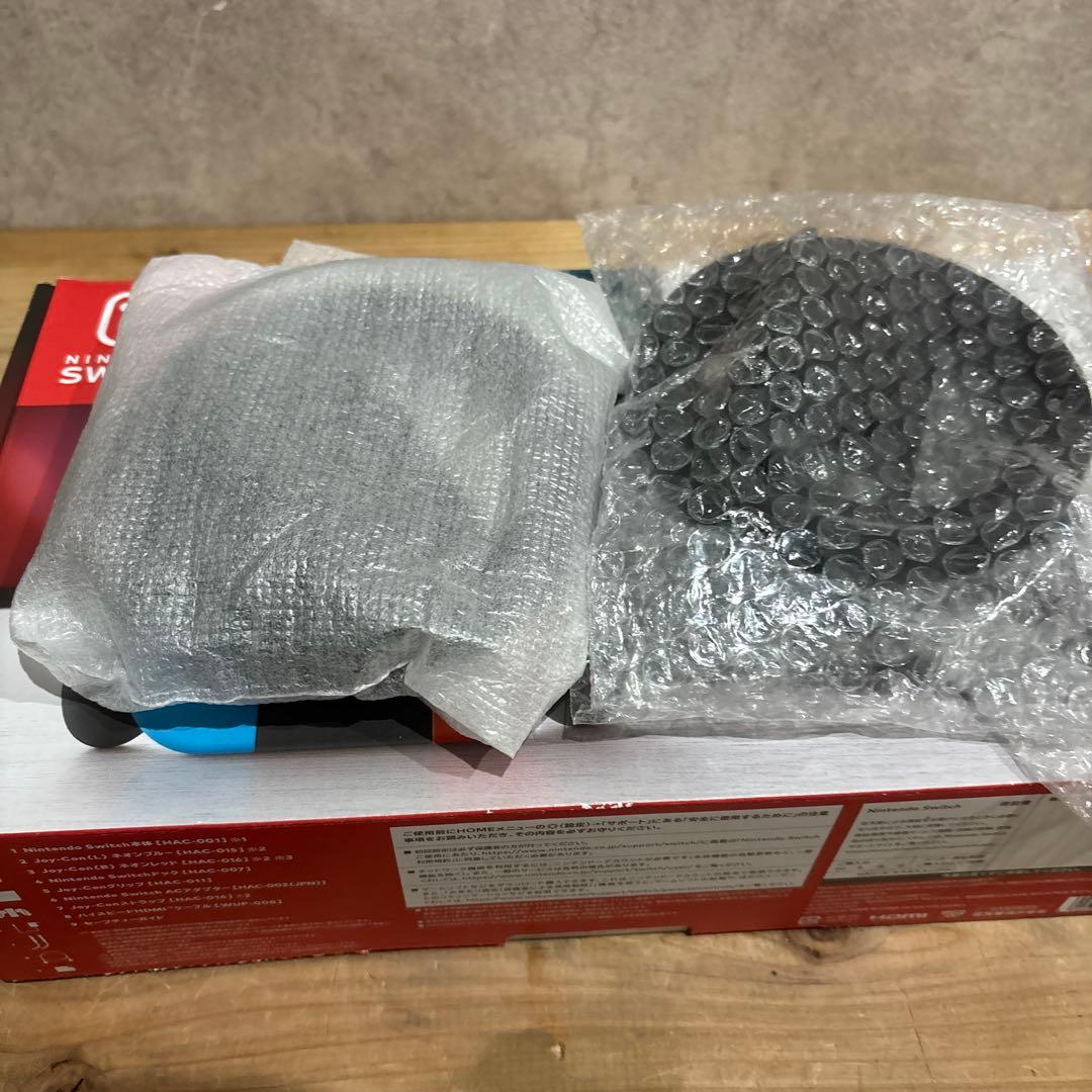 Nintendo Switch 本体　ネオンブルー/ネオンレッド