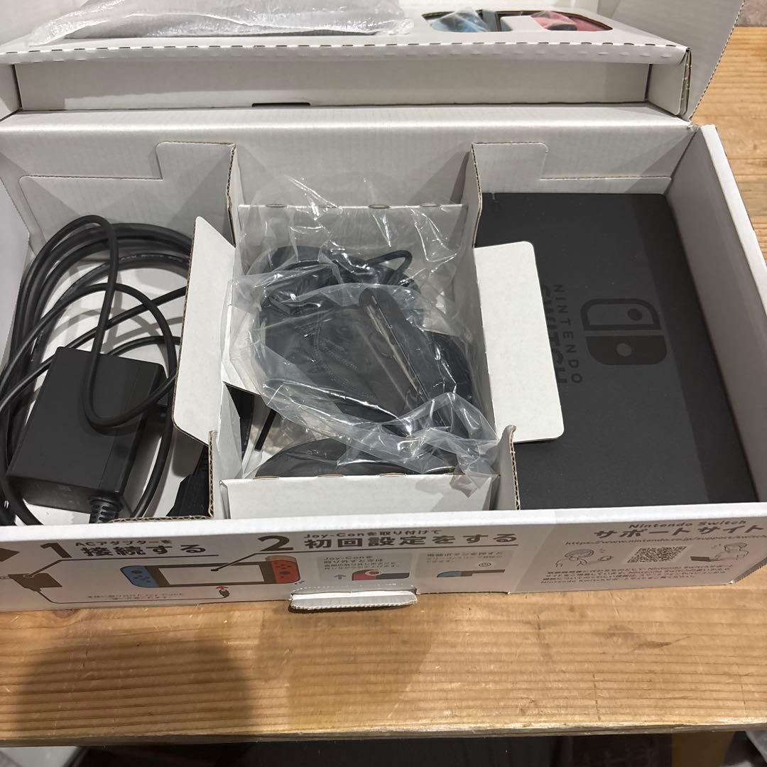 Nintendo Switch 本体　ネオンブルー/ネオンレッド