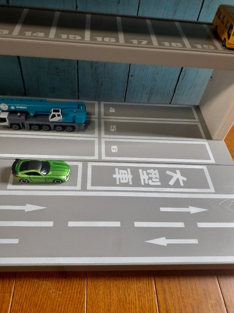 ミニカー収納棚6段110台ロータリー交差点付きトミカ