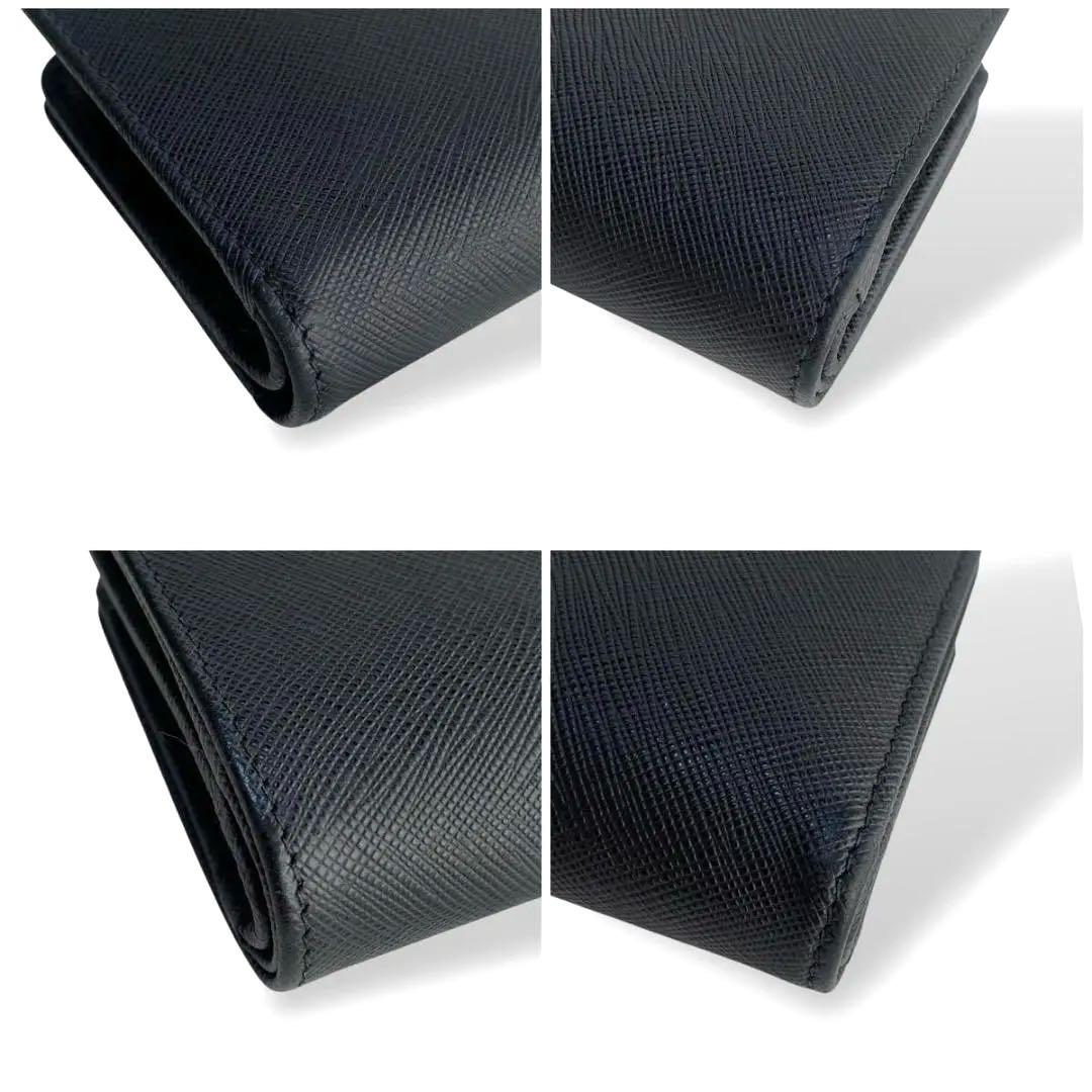 プラダ　二つ折り財布　ネイビー　レディース