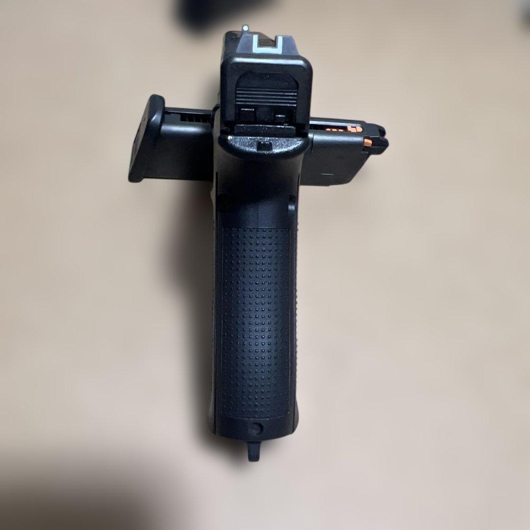 東京マルイ G17 Gen5 予備マガジン付き