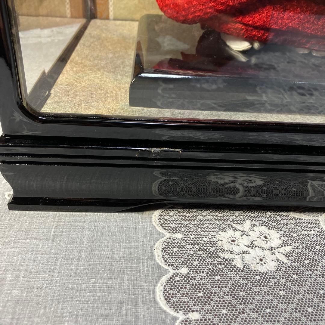 市松人形 ガラスケース入り 赤地桜着物 銘札あり