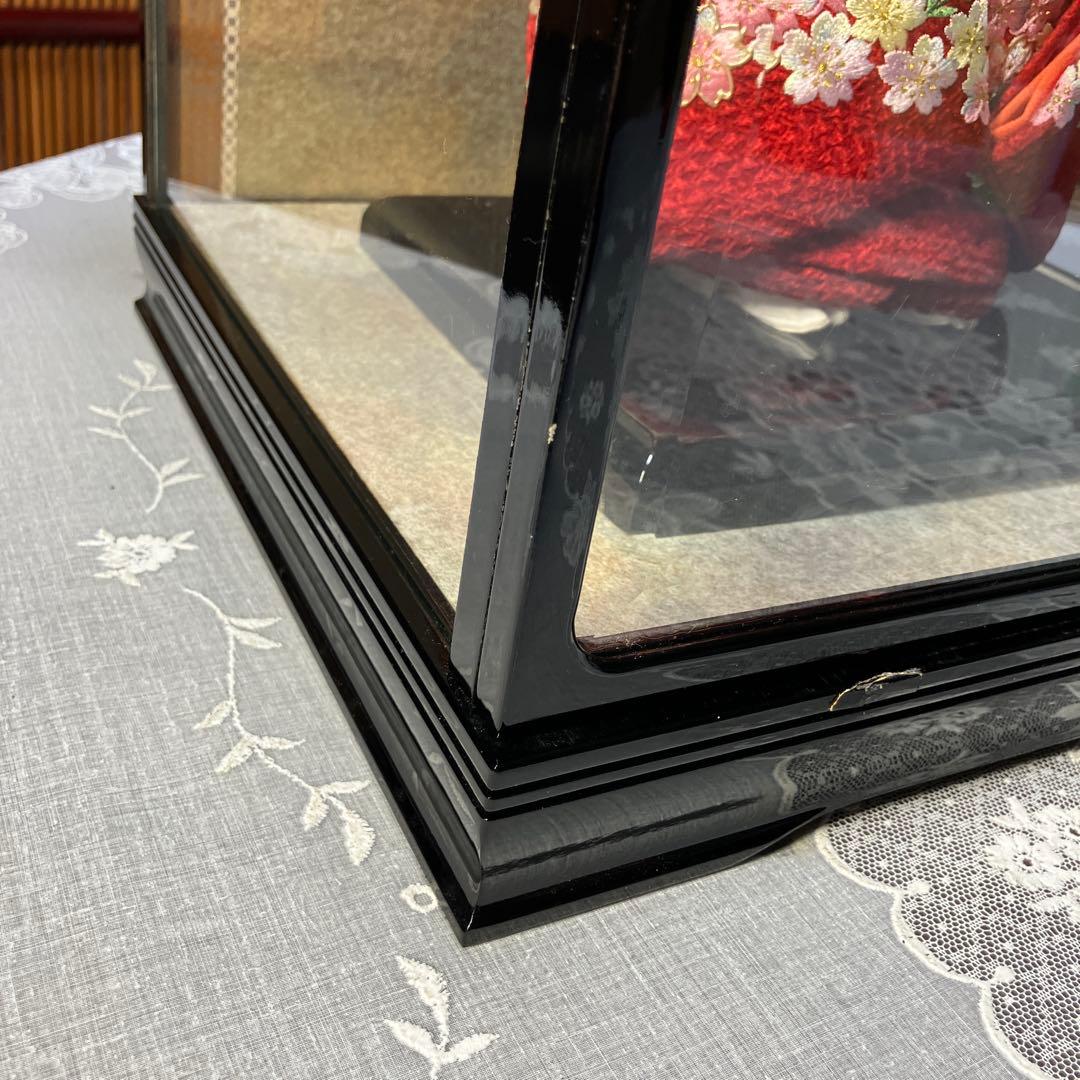 市松人形 ガラスケース入り 赤地桜着物 銘札あり