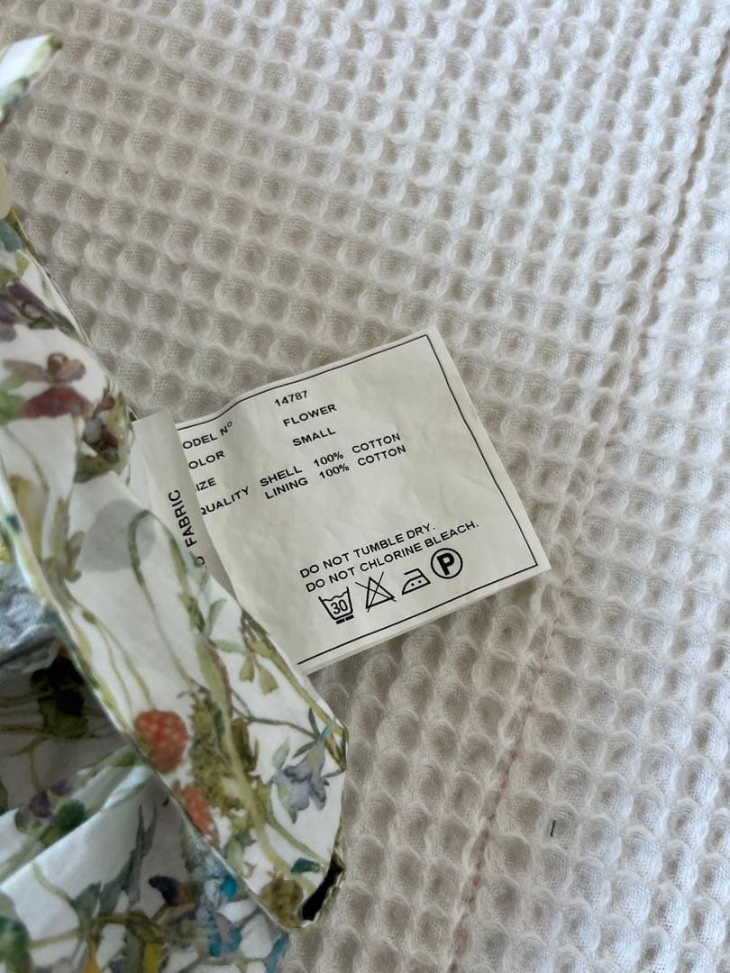 YAECAリバティプリント　ギャザーキュロットパンツ