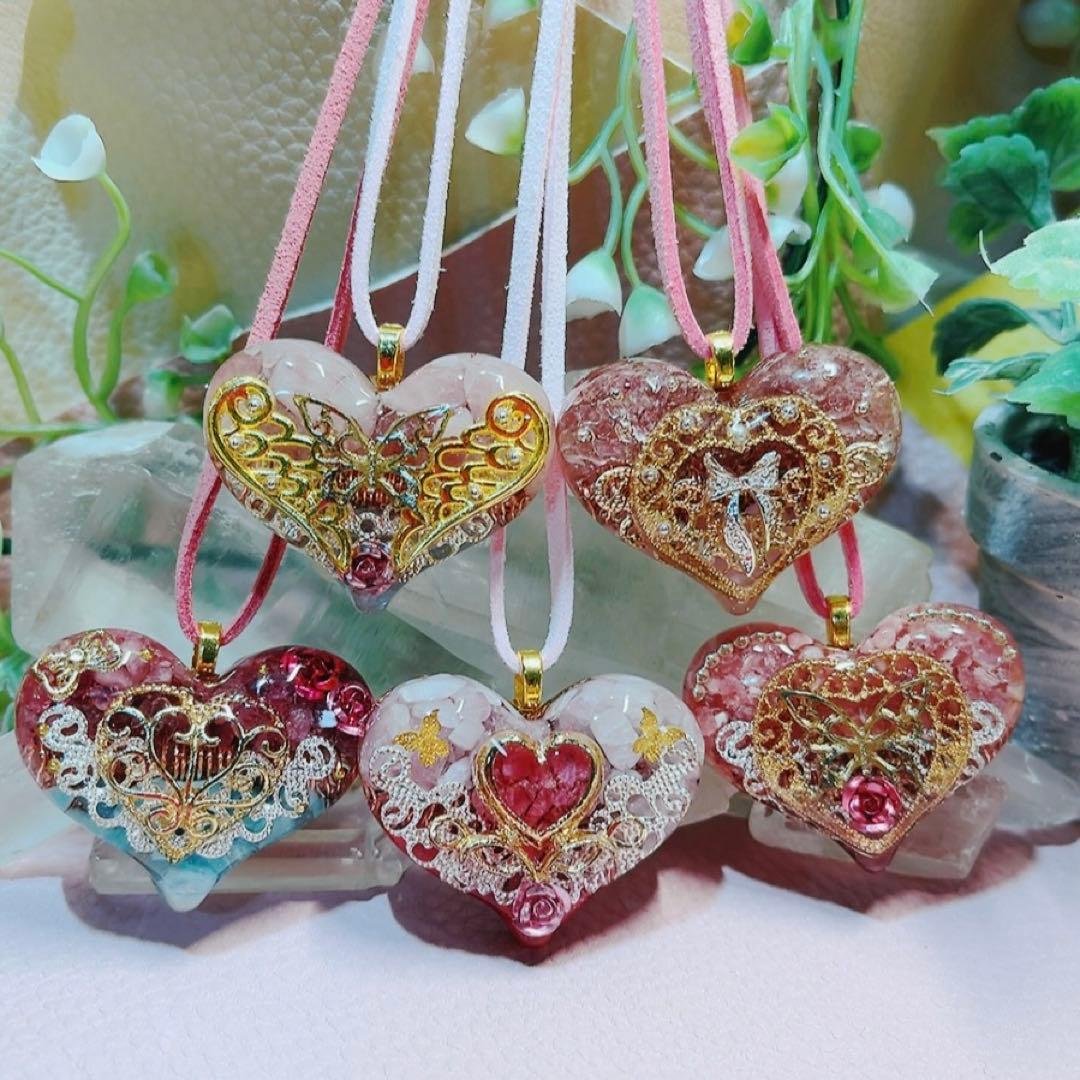 癒しのオルゴナイト❤️オーラクォーツ＋インカローズのハート型♡