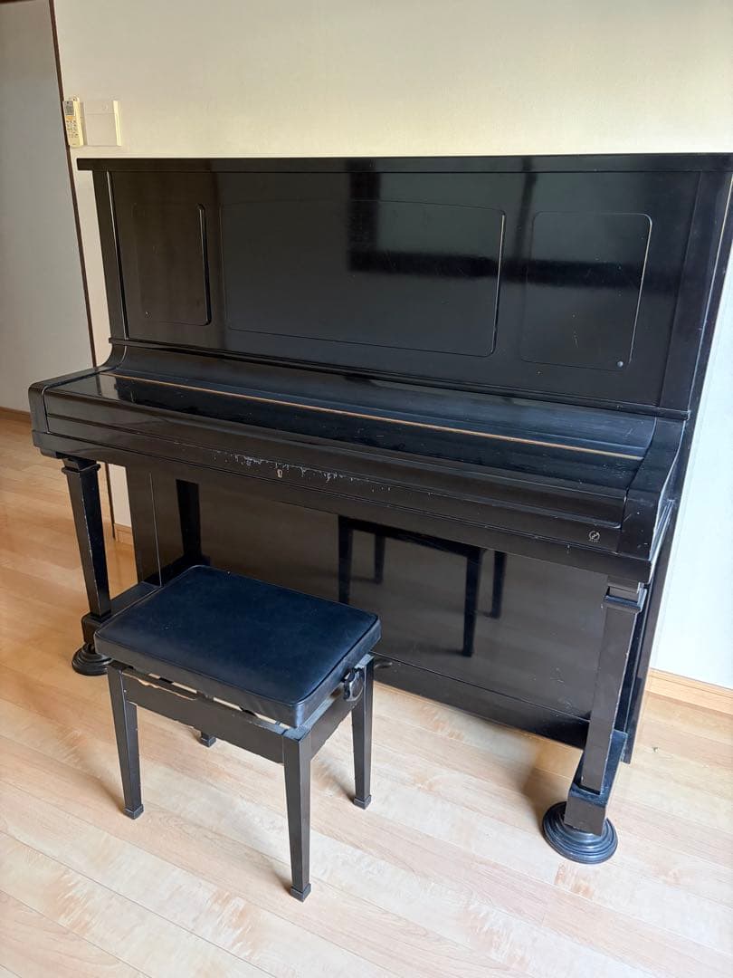KAWAI アップライトピアノ 黒 椅子付き