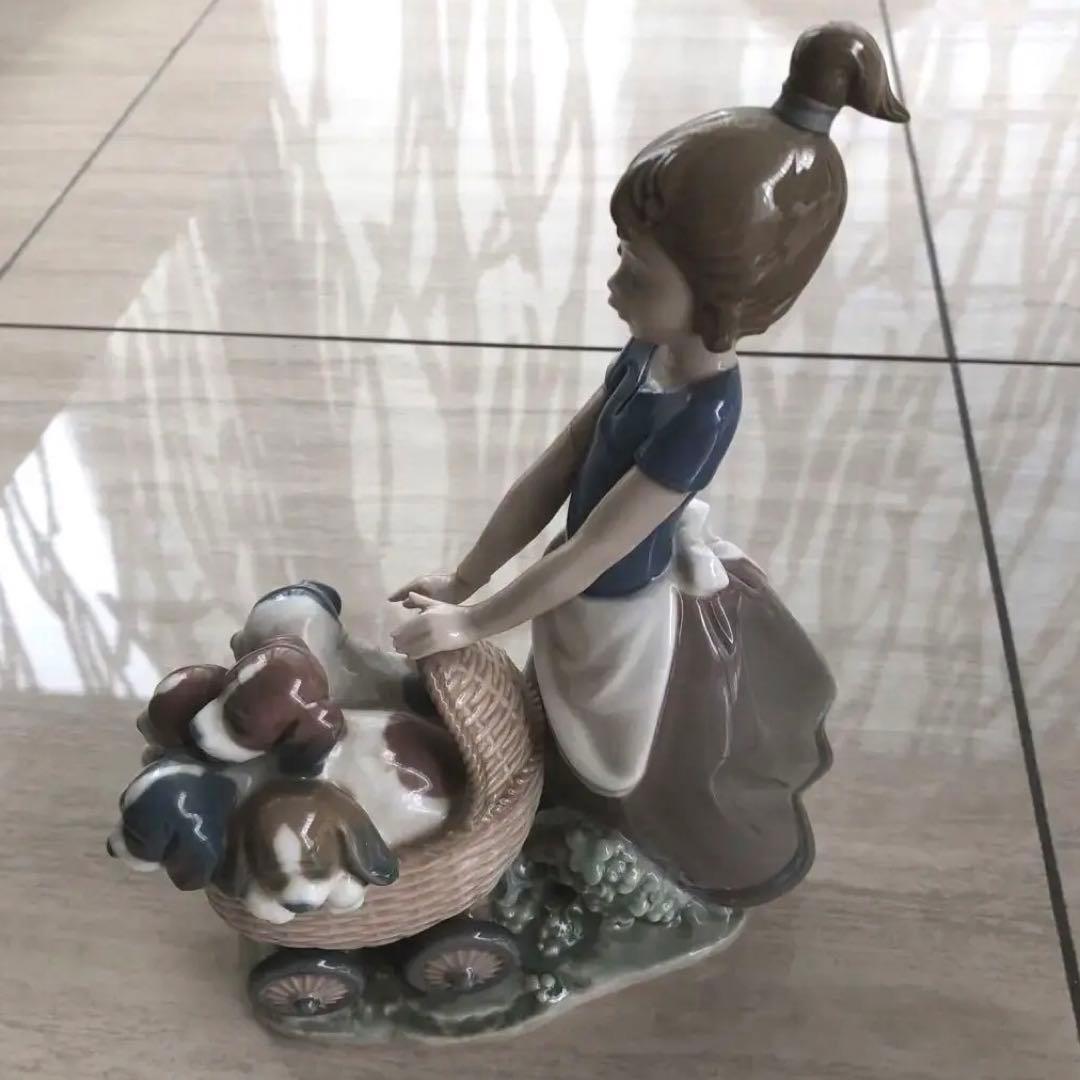 腕に修復箇所あり: LLADRO1983年ヴィンテージリヤドロ　犬と少女No.9
