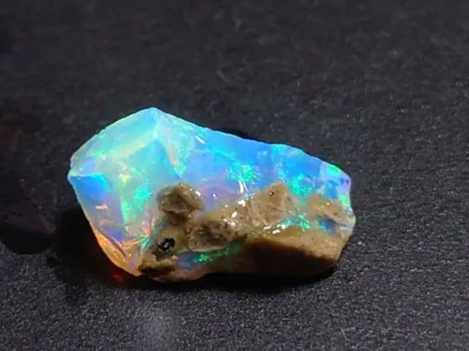 チョーク　オパール　エチオピアウェロ産　鉱物標本　原石