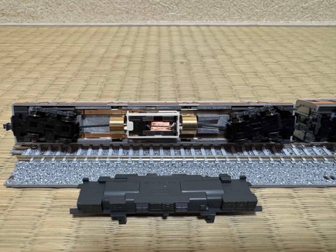 Nゲージ KATO E233系中央線(H編成・トイレ設置車)