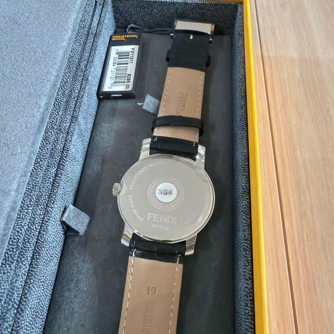 FENDI ブラックレザー 腕時計 クォーツ