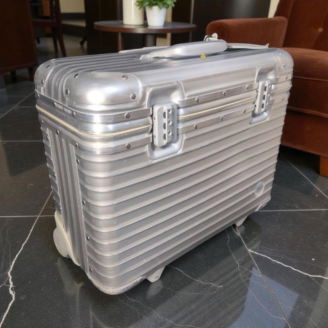 【激レア】Audi PIMOWA アウディ リモワ パイロット キャリーケース
