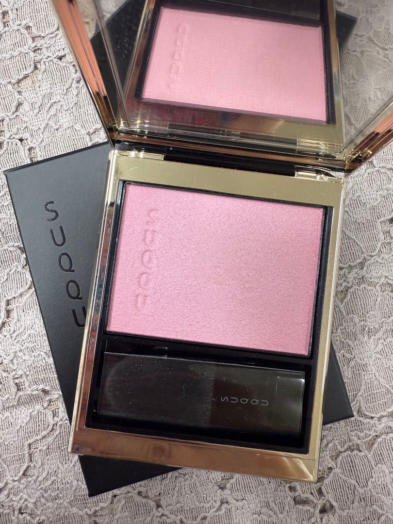 SUQQU メルティング パウダー ブラッシュ 105