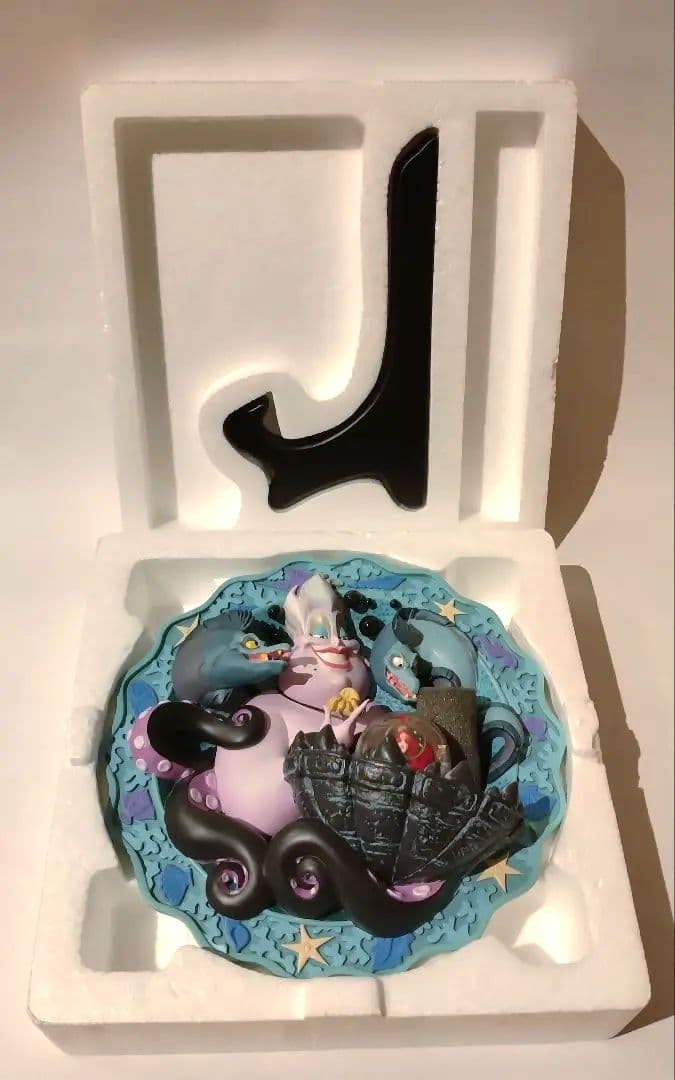 【新品】リトルマーメイド 　アースラスペル　レリーフプレ