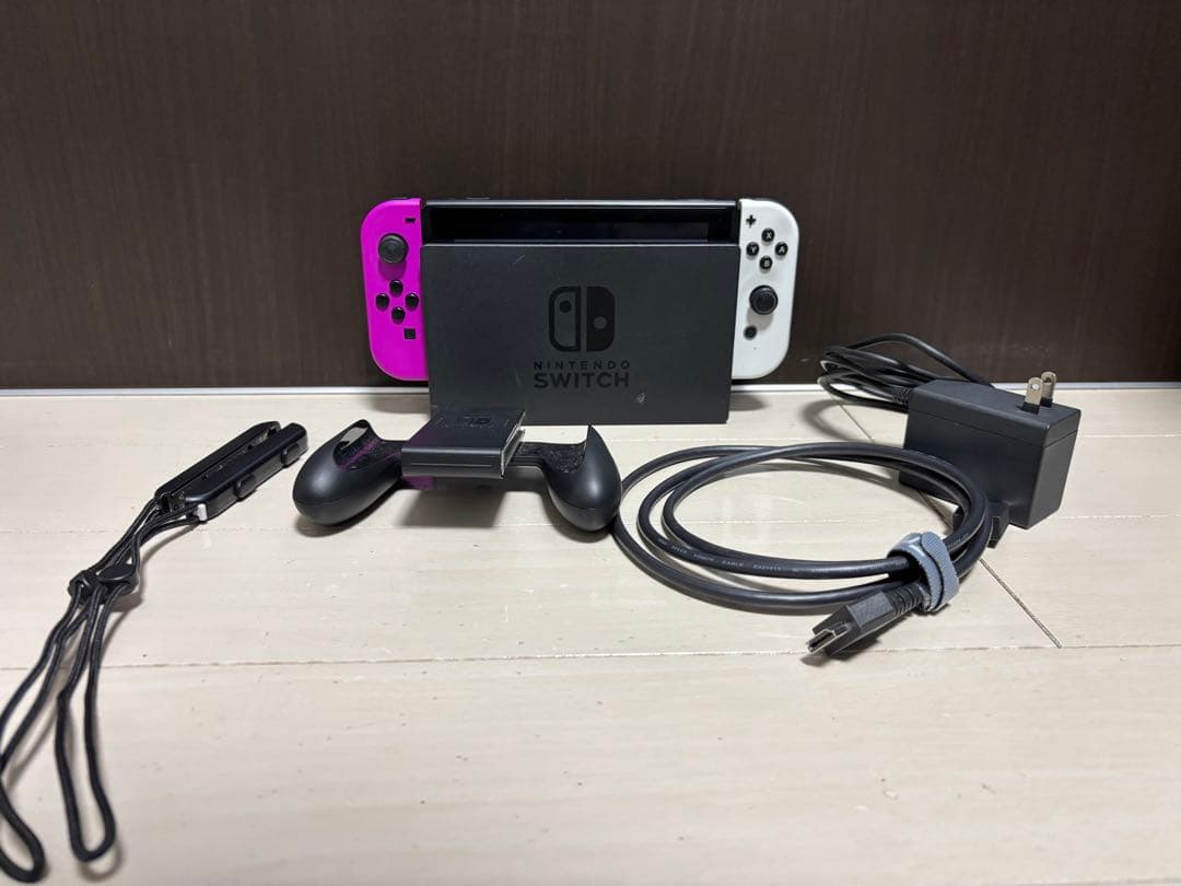 Switch 動作確認済み　コード類付き　Joy-Con付き
