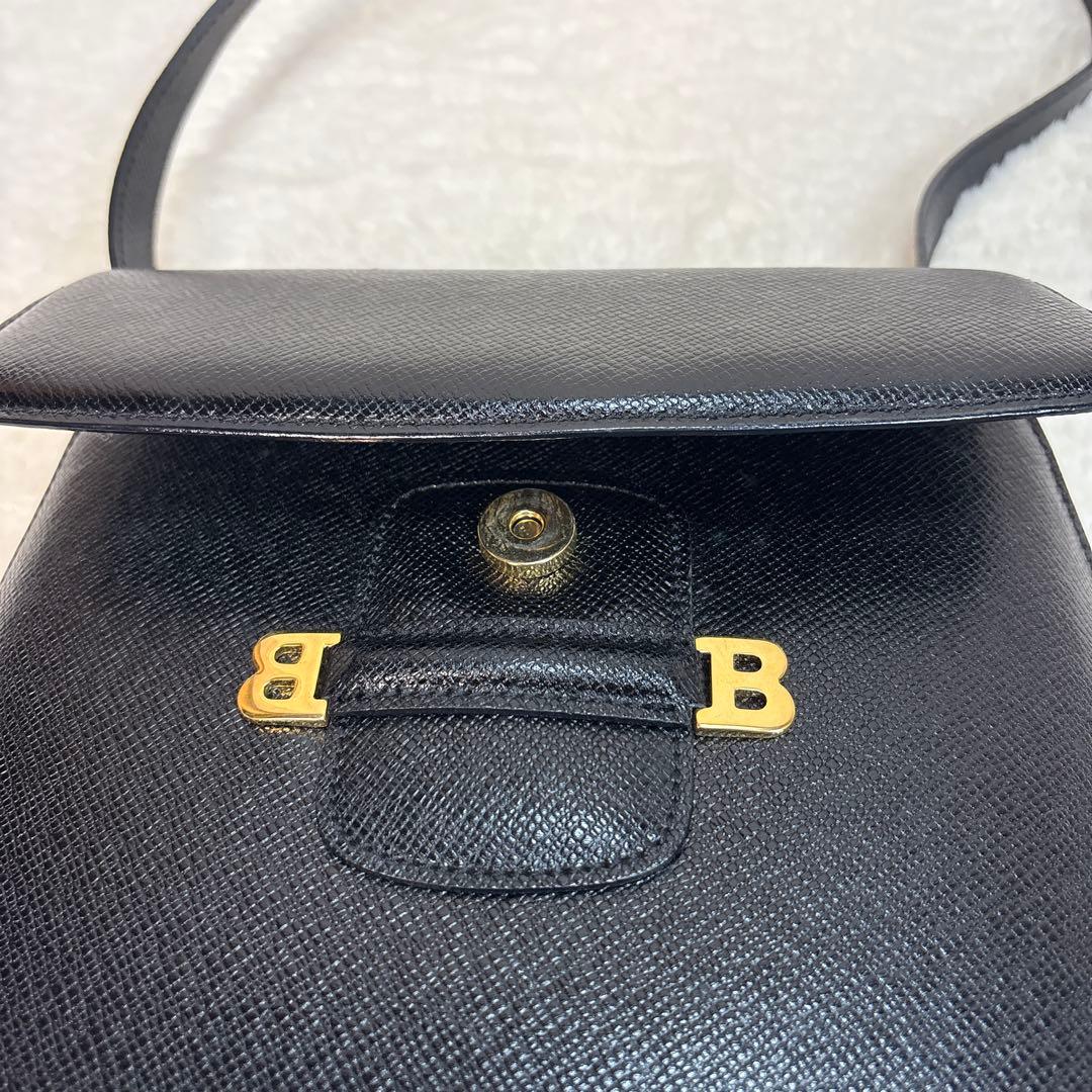 美品BALLYバリー　ショルダーバッグ　カーフレザー　Bロゴ　ゴールド金具
