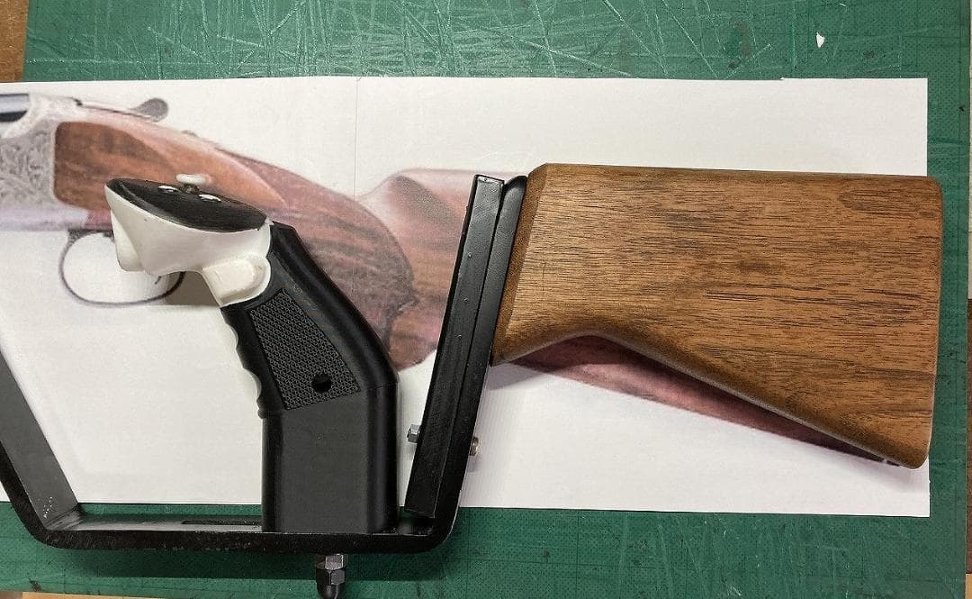 これはいい！3.5Kgのガンストック 「Clay Hunt VR] 用