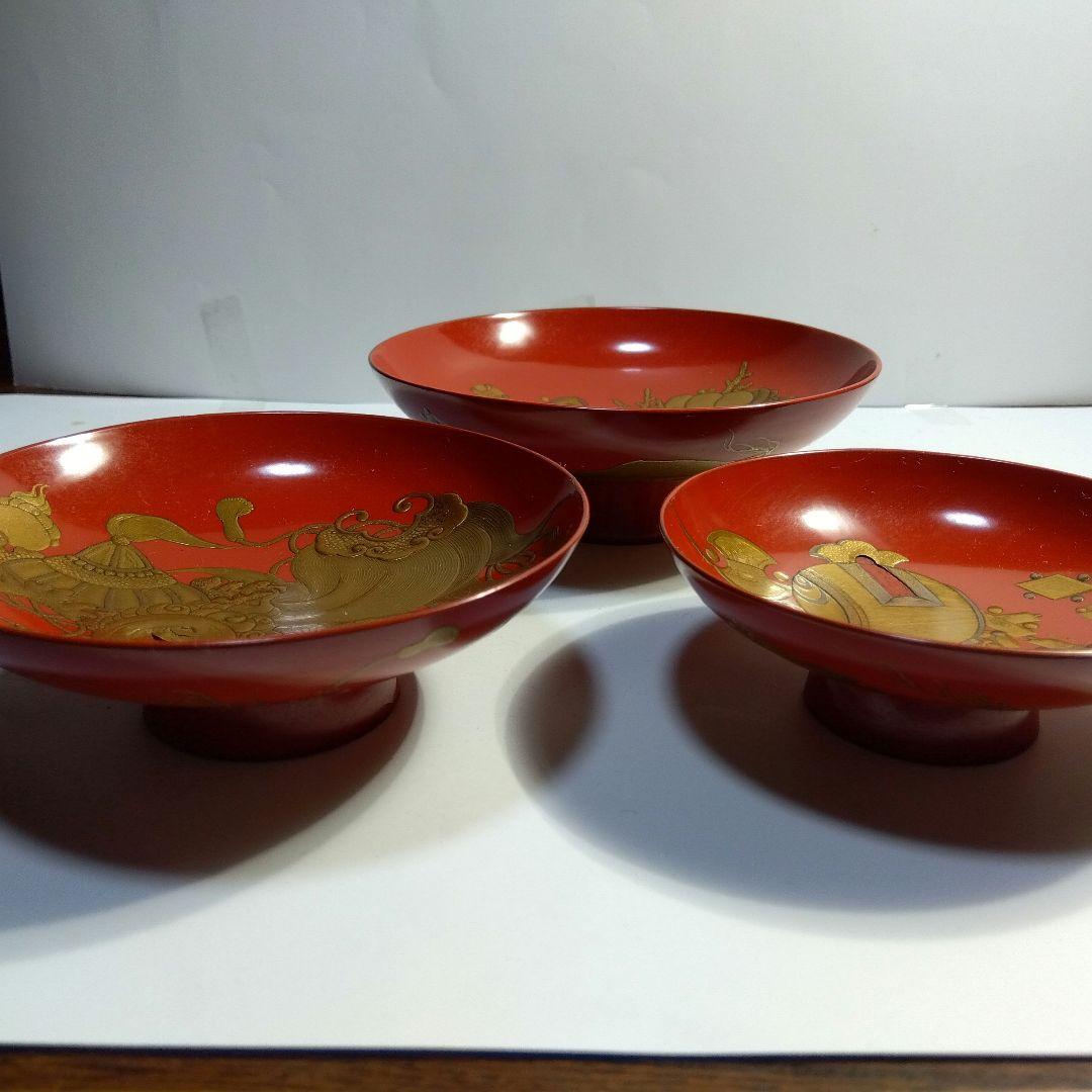 加賀蒔絵　高蒔絵祝い　三つ杯　盃　漆芸　時代高級高蒔絵杯　大正期　黒塗共箱