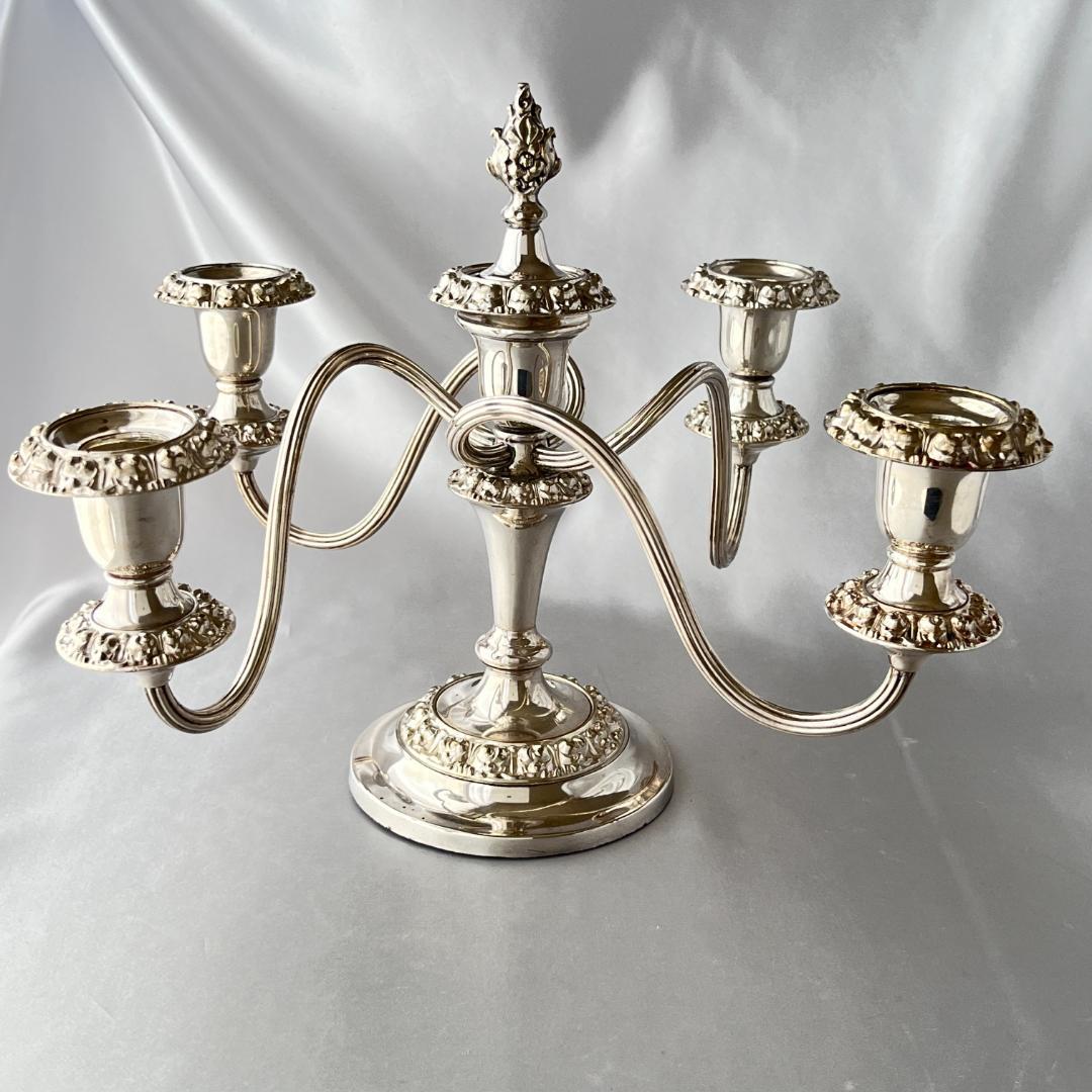 【英国】 薔薇モチーフのキャンドルスタンド【シルバープレート】火消し付き