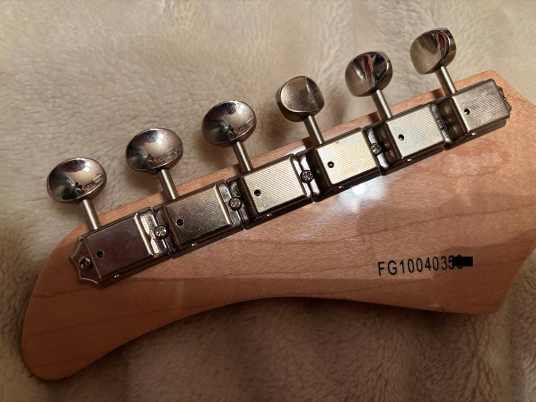 【激鳴り】フェルナンデス　ストラトキャスター　激レアカラーのシェルピンク風