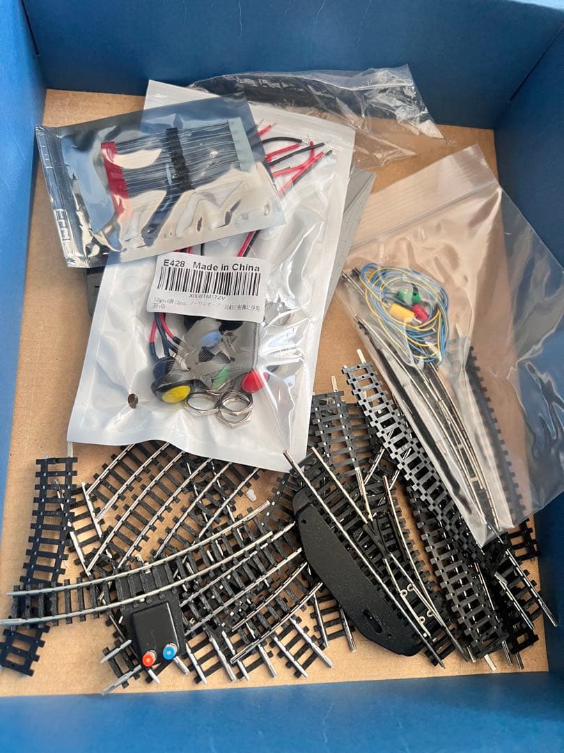 TRIX Nゲージ 鉄道模型セット 4両+レール　まとめ売り