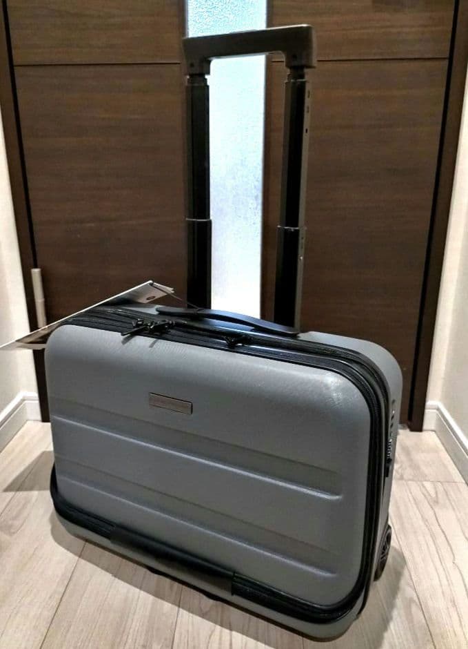 ランドローバー　キャリーケース　機内持ち込み可　グレー