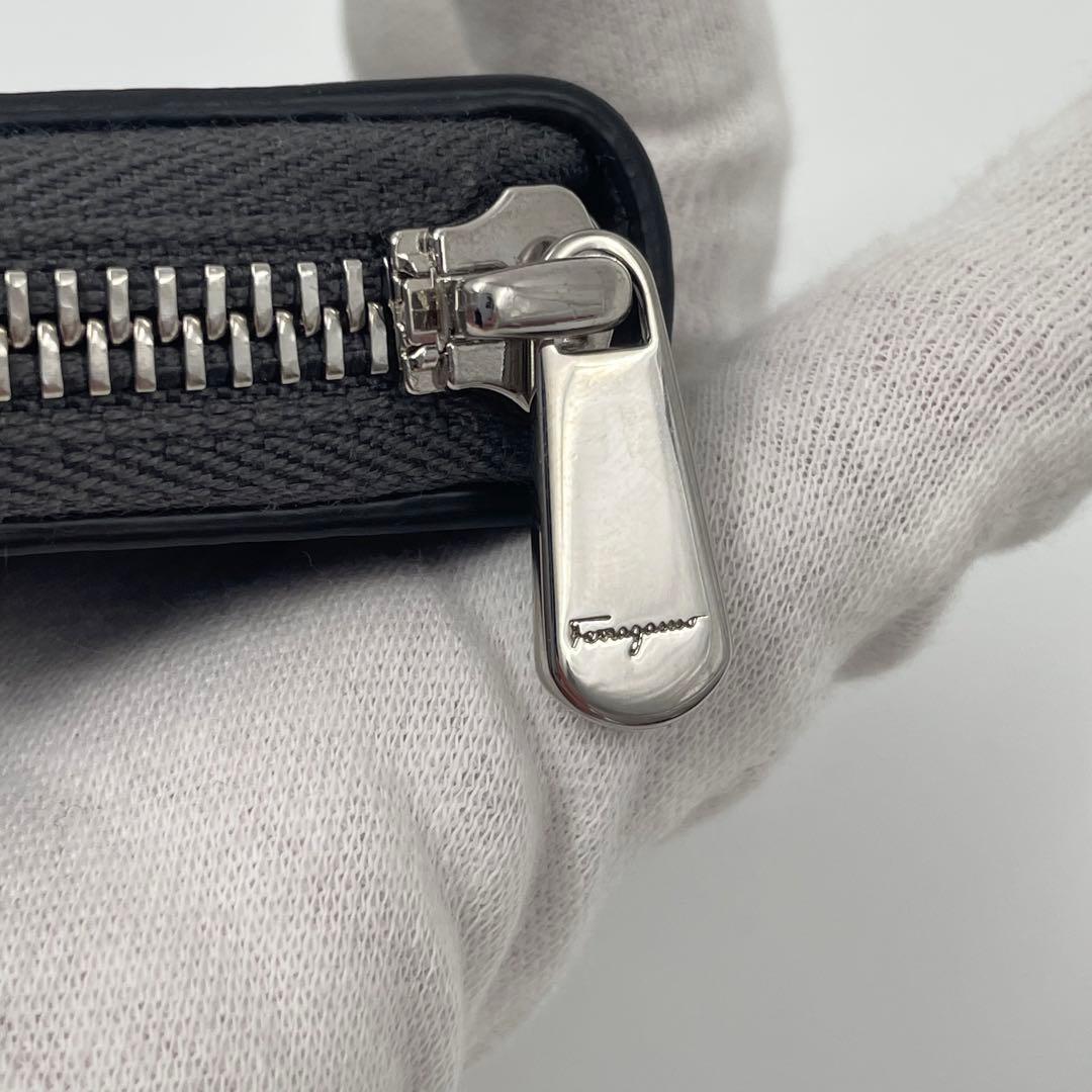 【✨未使用】 フェラガモ ケース ダブルガンチーニ ラウンドジップ シボ革