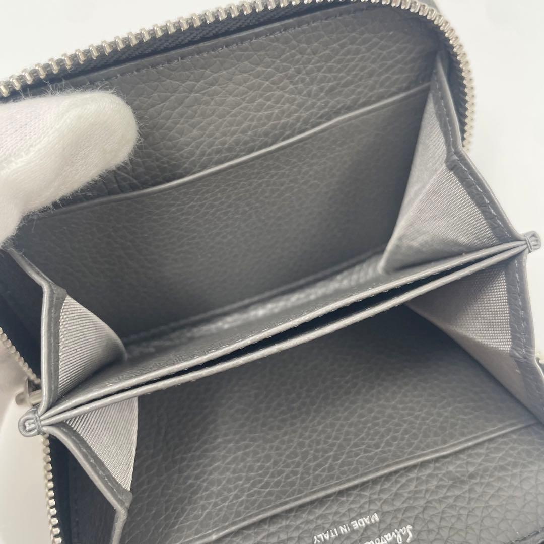 【✨未使用】 フェラガモ ケース ダブルガンチーニ ラウンドジップ シボ革