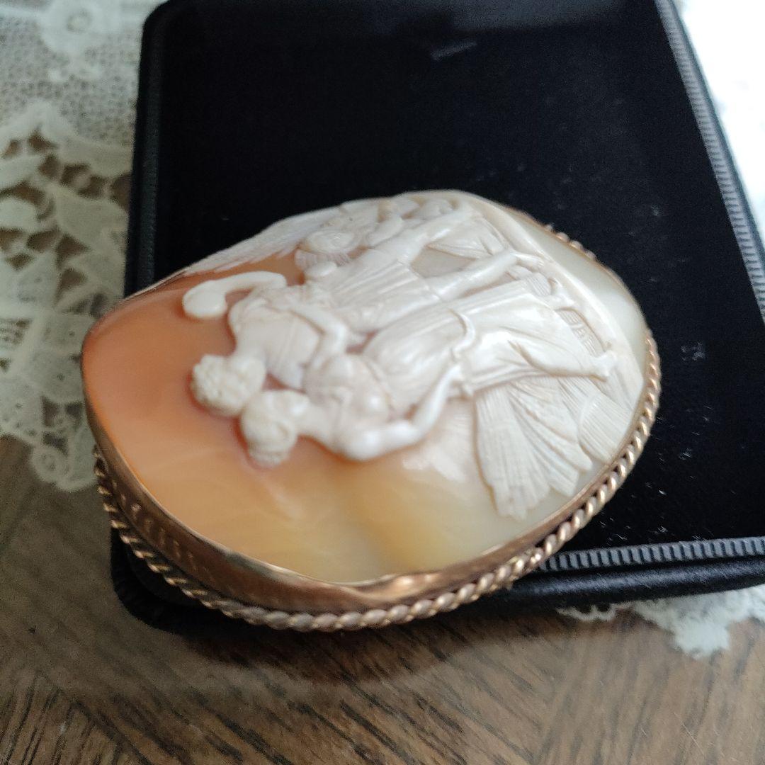 カメオブローチ