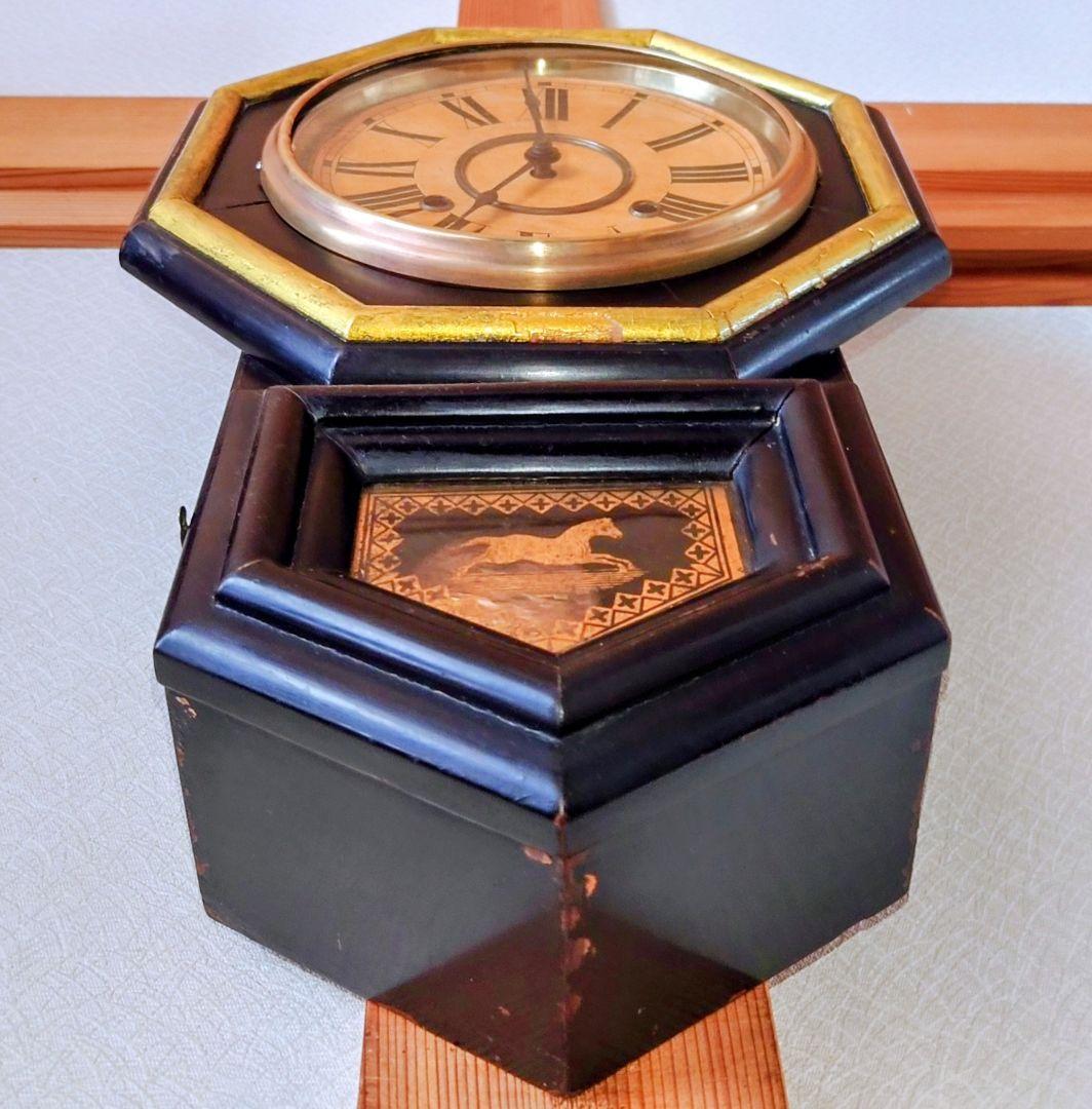 〈完動・美品〉愛知時計　漆塗り小型金縁八角ゼンマイ振り子時計