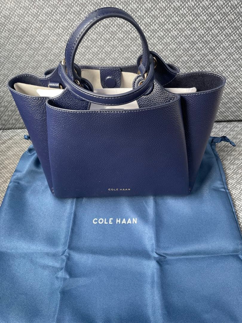 【新品】COLE HAAN ミッドタウンスモールクロスボディトートwomens.