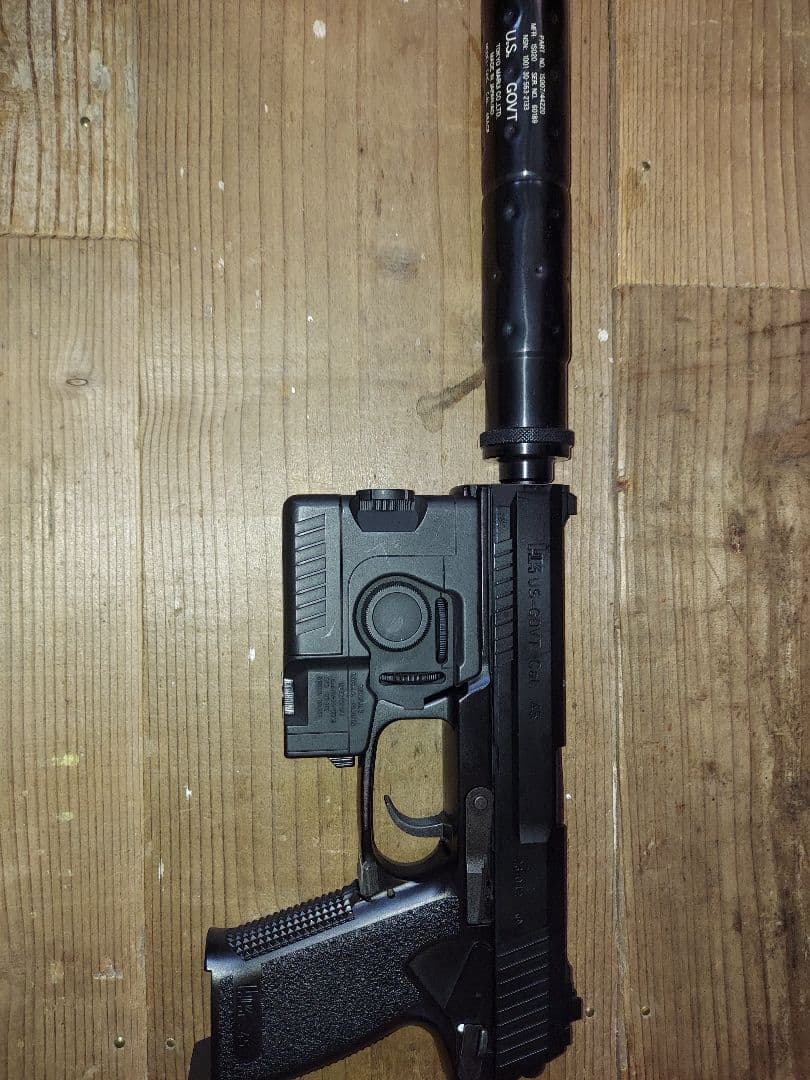 東京マルイ　ガスガン　SOCOM Mk23 ソーコム　予備マガジン付属