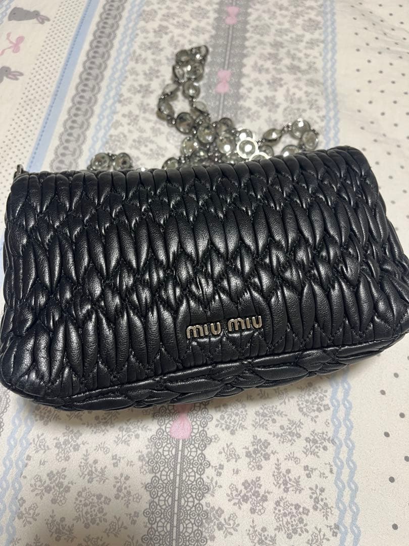 MIU MIU ブラックショルダーバッグ