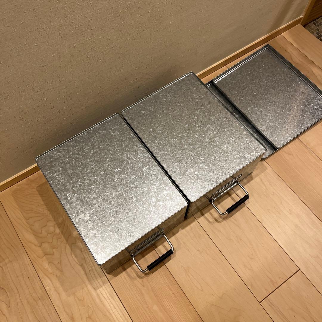 （美品）アルネヤコブセン　テーブルクロック　グリーン　無印　ブリキ缶2個