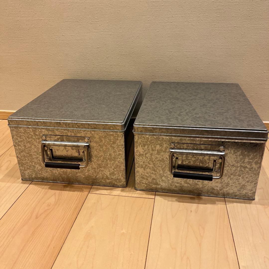 （美品）アルネヤコブセン　テーブルクロック　グリーン　無印　ブリキ缶2個